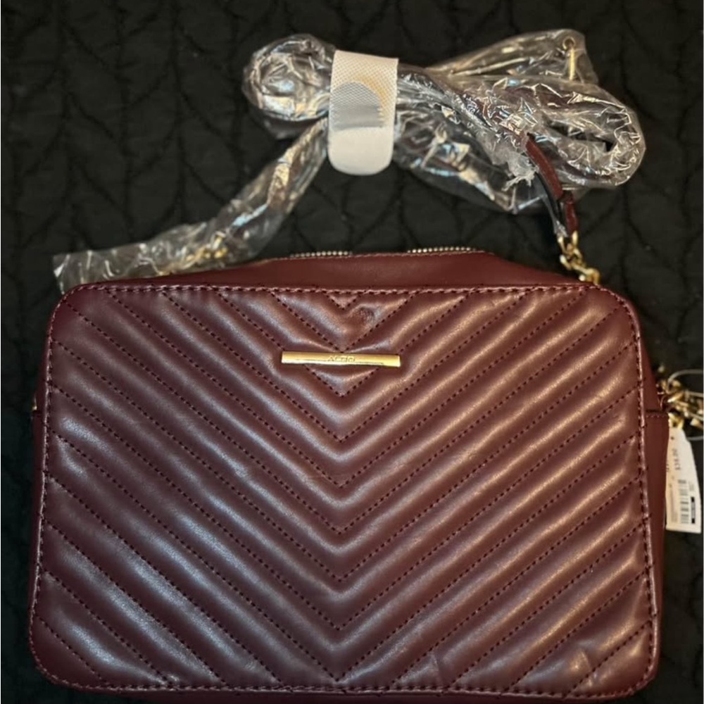 Elegant Burgundy Quilted Women's Bag